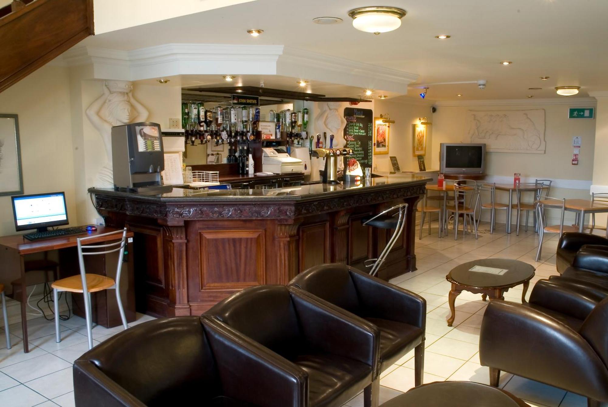 The Ashley Hotel Hale  Restaurant foto